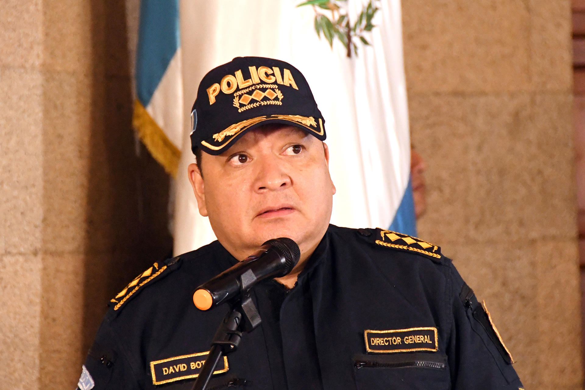 El director General de la Policía Nacional Civil de Guatemala, David Custodio Boteo, fue captado, este 27 de junio, durante una rueda de prensa, en Ciudad de Guatemala (Guatemala). EFE/Alex Cruz
