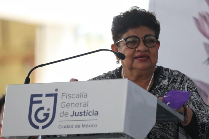Fotografía de archivo de la Fiscal General de Justicia de la Ciudad de México Ernestina Godoy hablando durante una rueda de prensa en Ciudad de México (México). EFE/Sáshenka Gutiérrez
