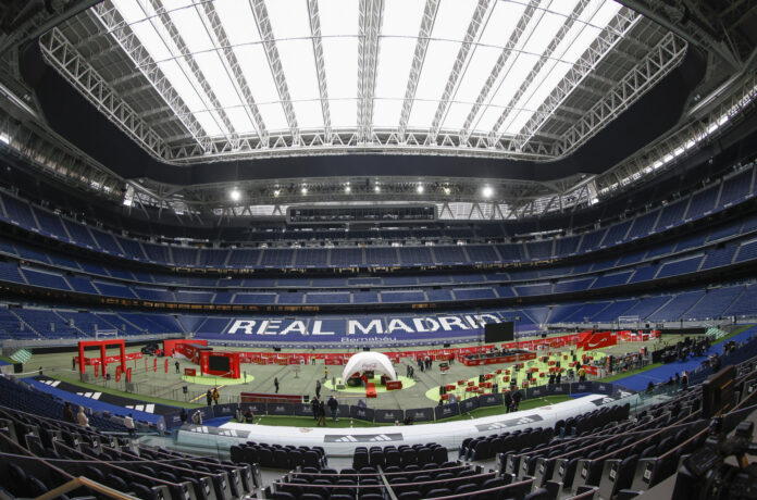 Vista general del estadio Santiago Bernabéu. EFE/David Fernández

