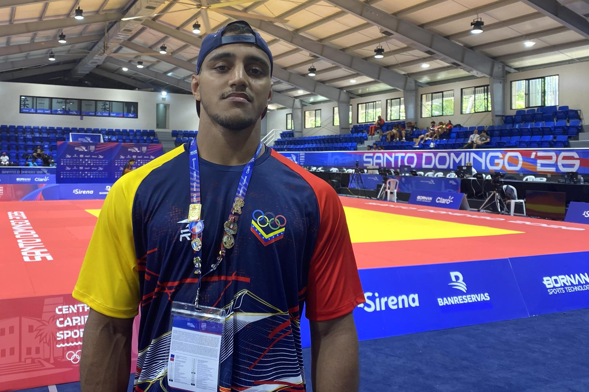 Fotografía que muestra al judoca venezolano Jonhelius Patete posando durante una entrevista con EFE en Santo Domingo (República Dominicana). EFE/ Pau Mompó Alberola
