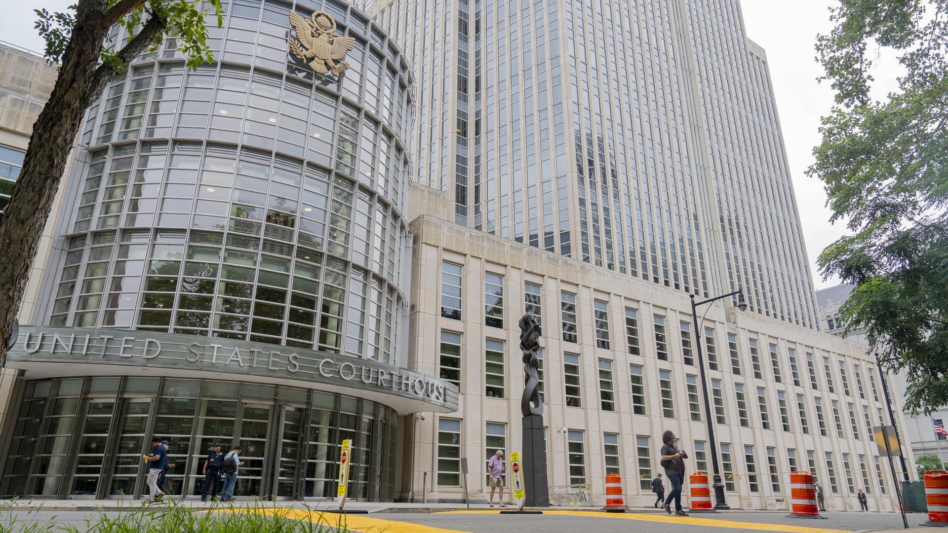 Fotografía que muestra la fachada de la corte de Brooklyn en la que el capo mexicano Vicente Carrillo Fuentes, 'El Viceroy', enfrenta una nueva audiencia este martes en Nueva York (EE.UU.). EFE/Angel Colmenares
