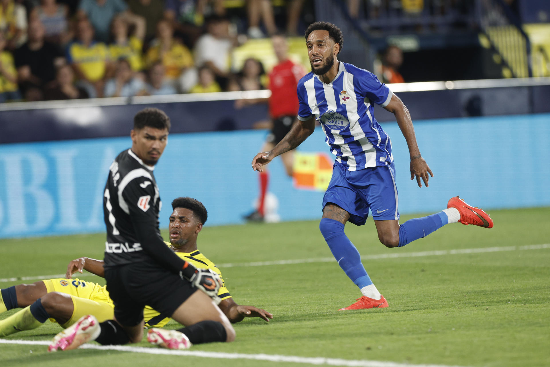 Villarreal manager Iñigo Pérez giving tactical instructions from the touchline during a match